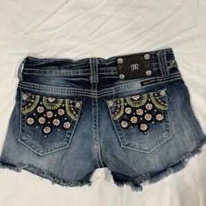 Miss Me JP5729H5 MK 159 Flower Boho Hippie Denim Embellished Jean Shorts Size 27